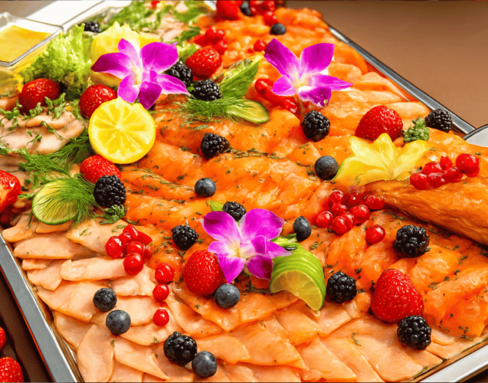 Professionelles Business-Catering für eine Firmenfeier in Uelzen mit hochwertigem Fingerfood und warmen Gerichten.